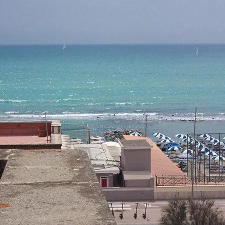 Vicino Al Centro A 30 Metri Dal Mare Apartment